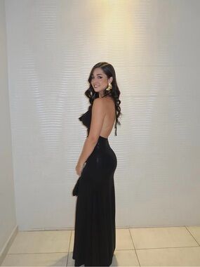 Elegant Black Backless Maxi Dress for Women